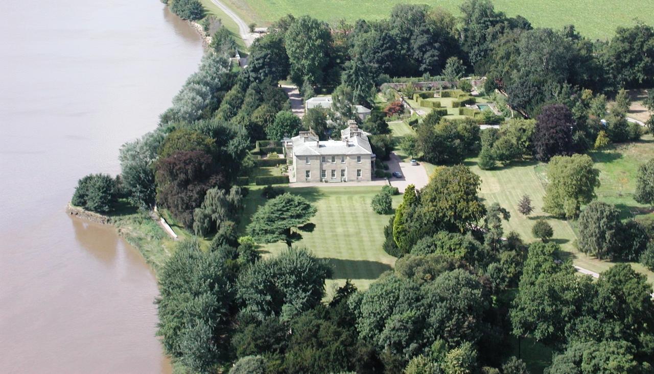 Saltmarshe Hall Екстериор снимка